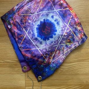 Reversible Festival hood with chain